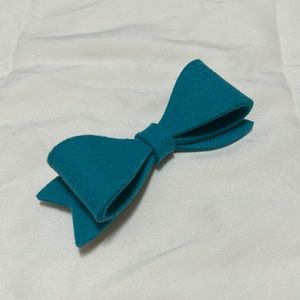 Turquoise Felt Clip-on Bow